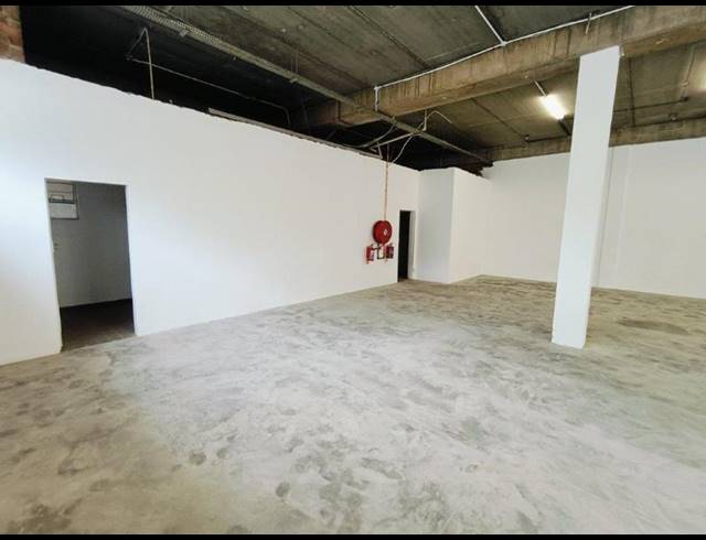 INDUSTRIAL PROPERTY TO RENT IN HALFWAY HOUSE